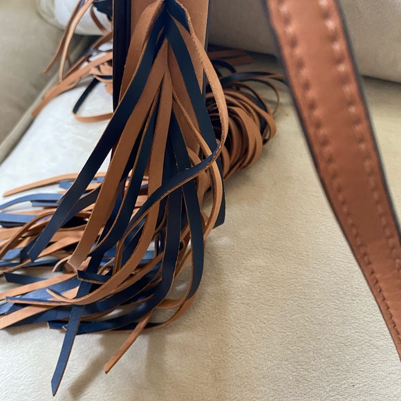 Tory Burch Lilium Embroidered Saddle Bag - Picture 6 of 7